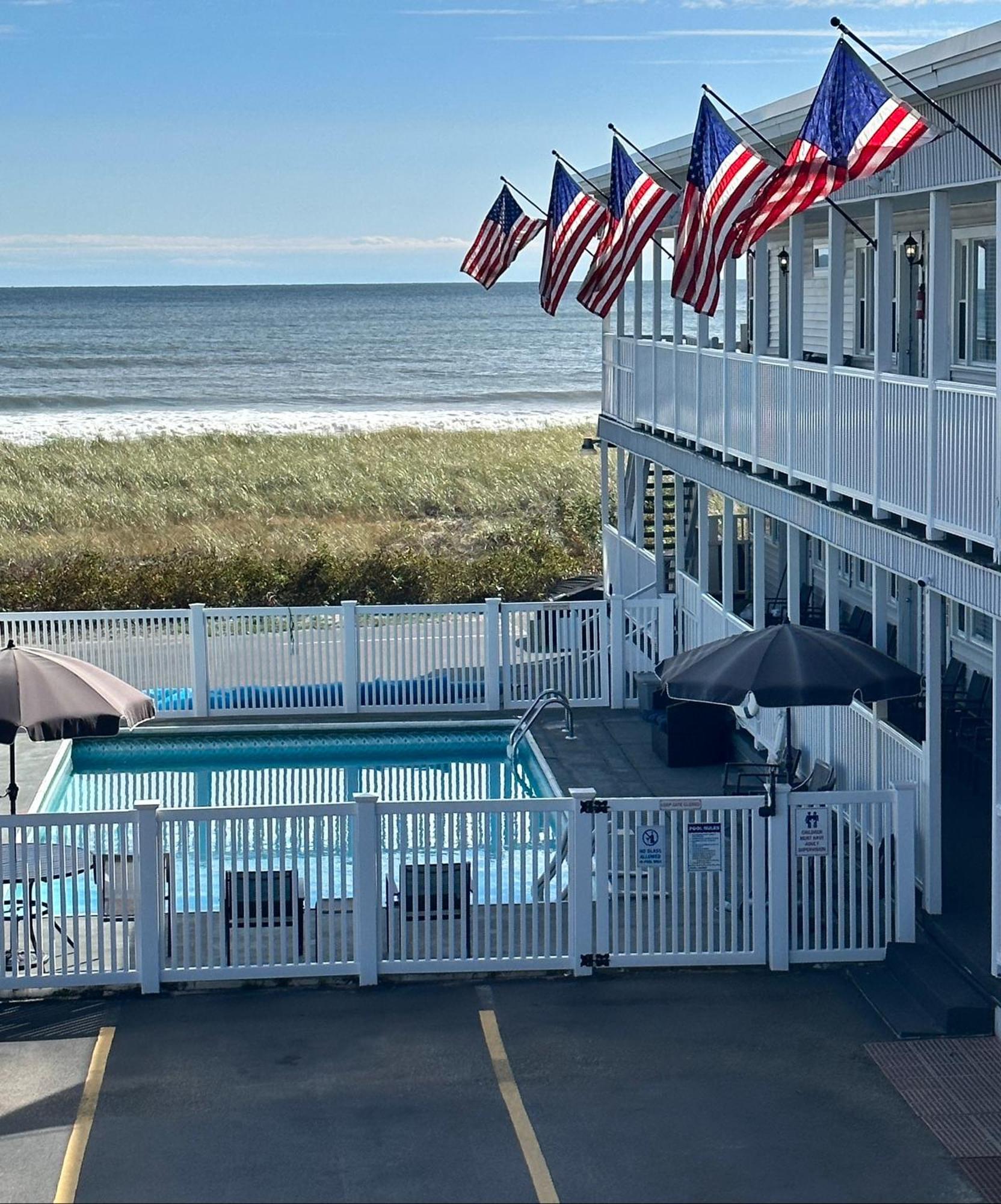 On The Beach Motel Олд-Орчард-Бич Экстерьер фото